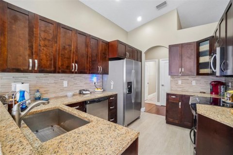 House in Tarpon Springs, Florida 4 bedrooms, 181.62 sq.m. № 2091698 - photo 16