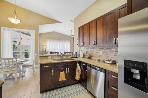 House in Tarpon Springs, Florida 4 bedrooms, 181.62 sq.m. № 2091698 - photo 14
