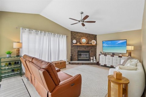 House in Tarpon Springs, Florida 4 bedrooms, 181.62 sq.m. № 2091698 - photo 4