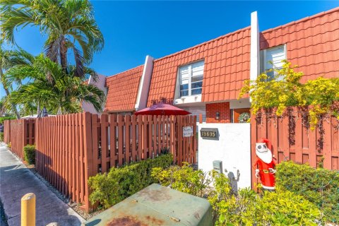 Touwnhouse à vendre à Miami, Floride: 2 chambres, 140.28 m2 № 2001313 - photo 23