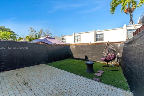 Touwnhouse à vendre à Miami, Floride: 2 chambres, 140.28 m2 № 2001313 - photo 21
