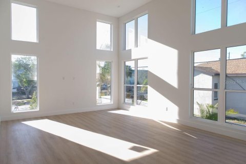 Touwnhouse à vendre à Saint Petersburg, Floride: 3 chambres, 224.36 m2 № 1662720 - photo 2