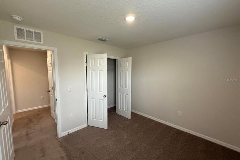 Townhouse in Haines City, Florida 4 bedrooms, 173.36 sq.m. № 1854349 - photo 11