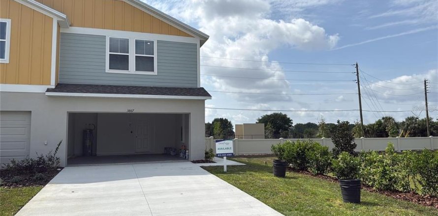 Adosado en Haines City, Florida 4 dormitorios, 173.36 m2 № 1854349