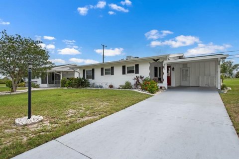 House in Sun City Center, Florida 2 bedrooms, 117.61 sq.m. № 1780592 - photo 2