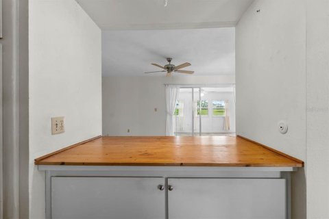 House in Sun City Center, Florida 2 bedrooms, 117.61 sq.m. № 1780592 - photo 11