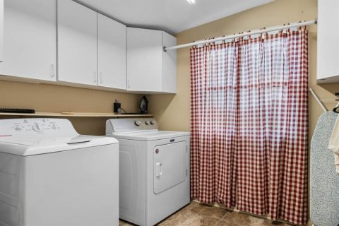 House in Sun City Center, Florida 2 bedrooms, 117.61 sq.m. № 1780592 - photo 18