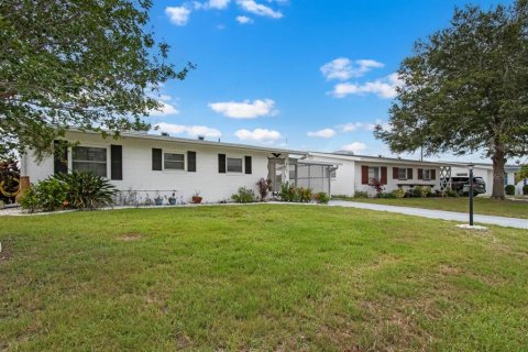 House in Sun City Center, Florida 2 bedrooms, 117.61 sq.m. № 1780592 - photo 4