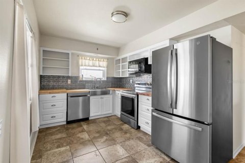 House in Sun City Center, Florida 2 bedrooms, 117.61 sq.m. № 1780592 - photo 6