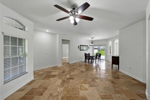 House in Wesley Chapel, Florida 4 bedrooms, 210.14 sq.m. № 1769635 - photo 9
