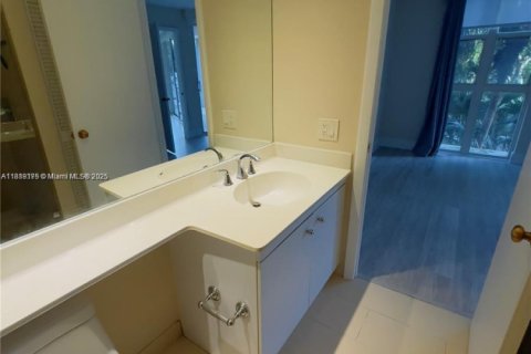 Copropriété à vendre à Miami, Floride: 2 chambres, 121.89 m2 № 2169703 - photo 9