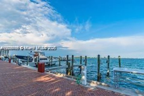 Copropriété à vendre à Miami, Floride: 2 chambres, 121.89 m2 № 2169703 - photo 19