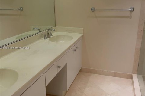 Copropriété à vendre à Miami, Floride: 2 chambres, 121.89 m2 № 2169703 - photo 18