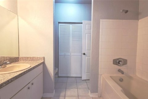 Condo in Orlando, Florida, 1 bedroom  № 2391006 - photo 6