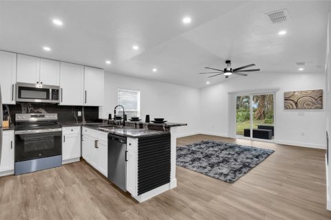 Villa ou maison à vendre à Sanford, Floride: 3 chambres, 127.74 m2 № 2237586 - photo 12