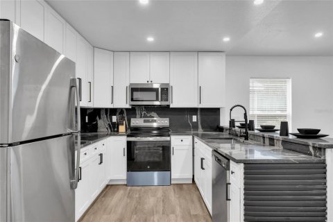 Villa ou maison à vendre à Sanford, Floride: 3 chambres, 127.74 m2 № 2237586 - photo 4