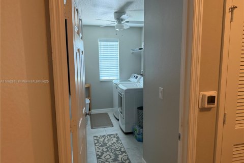 Casa en venta en Port St. Lucie, Florida, 4 dormitorios, 233.09 m2 № 1890222 - foto 29