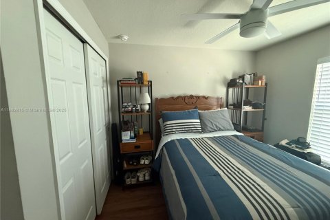 Casa en venta en Port St. Lucie, Florida, 4 dormitorios, 233.09 m2 № 1890222 - foto 8