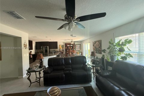 Casa en venta en Port St. Lucie, Florida, 4 dormitorios, 233.09 m2 № 1890222 - foto 14