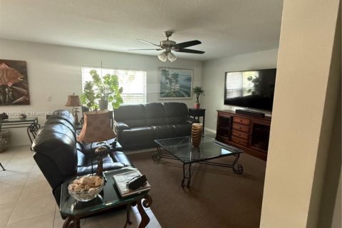 Casa en venta en Port St. Lucie, Florida, 4 dormitorios, 233.09 m2 № 1890222 - foto 5