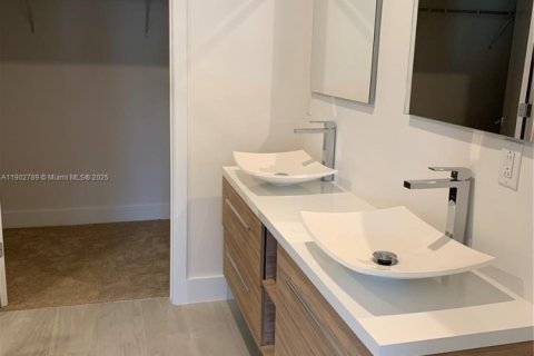 Townhouse in Plantation, Florida 3 bedrooms, 150.13 sq.m. № 1963716 - photo 17