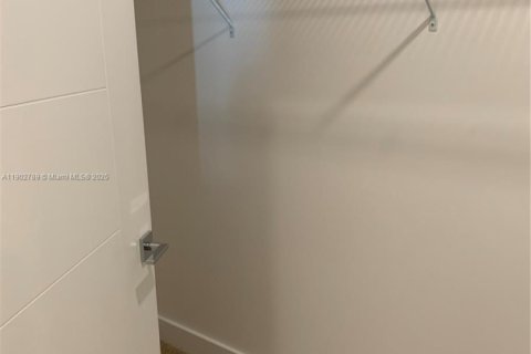 Townhouse in Plantation, Florida 3 bedrooms, 150.13 sq.m. № 1963716 - photo 21