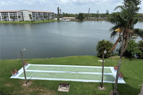 Condo in Bradenton, Florida, 2 bedrooms  № 1884217 - photo 22
