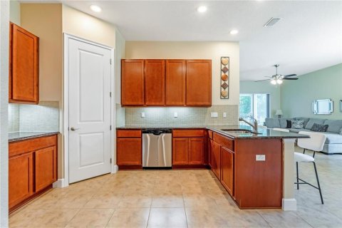 Townhouse in Ormond Beach, Florida 2 bedrooms, 140.28 sq.m. № 2152413 - photo 8