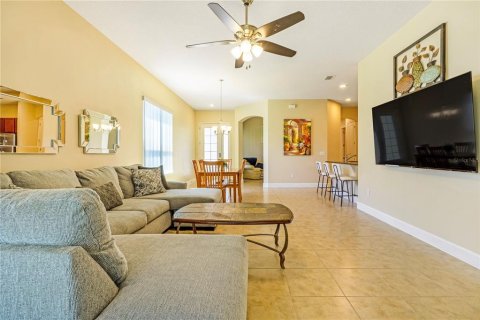 Townhouse in Ormond Beach, Florida 2 bedrooms, 140.28 sq.m. № 2152413 - photo 12