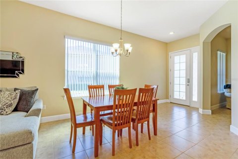 Townhouse in Ormond Beach, Florida 2 bedrooms, 140.28 sq.m. № 2152413 - photo 13