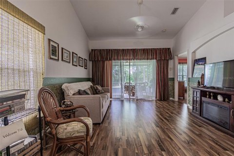 House in Zephyrhills, Florida 3 bedrooms, 127.09 sq.m. № 1621985 - photo 11