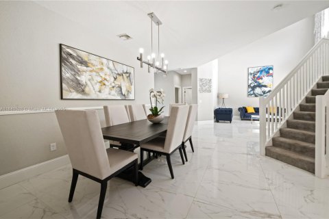 Villa ou maison à vendre à Pembroke Pines, Floride: 6 chambres, 363.43 m2 № 1889422 - photo 30