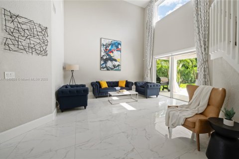 Villa ou maison à vendre à Pembroke Pines, Floride: 6 chambres, 363.43 m2 № 1889422 - photo 28