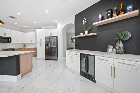 Villa ou maison à vendre à Pembroke Pines, Floride: 6 chambres, 363.43 m2 № 1889422 - photo 6