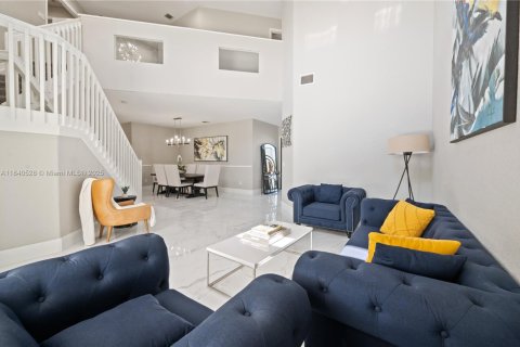Villa ou maison à vendre à Pembroke Pines, Floride: 6 chambres, 363.43 m2 № 1889422 - photo 29
