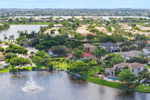 Villa ou maison à vendre à Pembroke Pines, Floride: 6 chambres, 363.43 m2 № 1889422 - photo 26