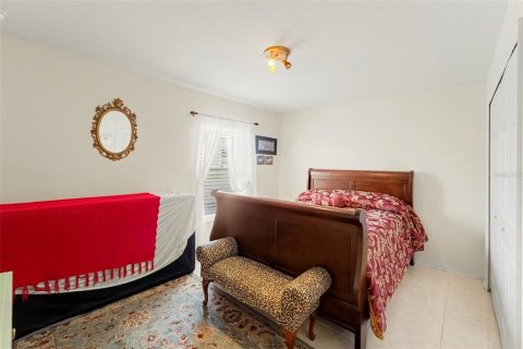 House in Spring Hill, Florida 4 bedrooms, 194.44 sq.m. № 2432585 - photo 22