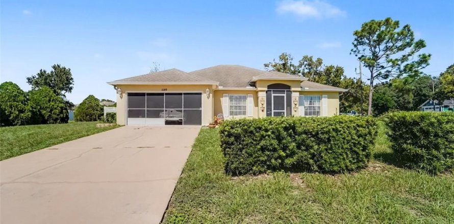 House in Spring Hill, Florida 4 bedrooms, 194.44 sq.m. № 2432585