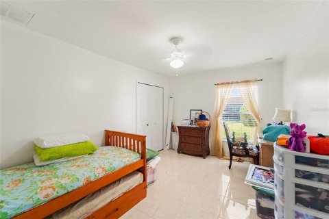 House in Spring Hill, Florida 4 bedrooms, 194.44 sq.m. № 2432585 - photo 18