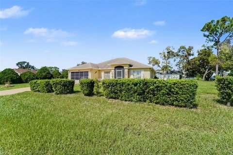 House in Spring Hill, Florida 4 bedrooms, 194.44 sq.m. № 2432585 - photo 4