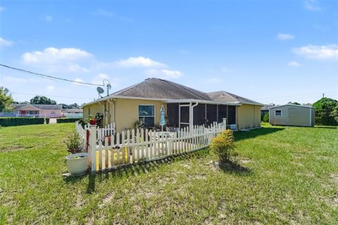 House in Spring Hill, Florida 4 bedrooms, 194.44 sq.m. № 2432585 - photo 3