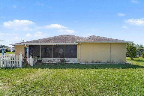 House in Spring Hill, Florida 4 bedrooms, 194.44 sq.m. № 2432585 - photo 30