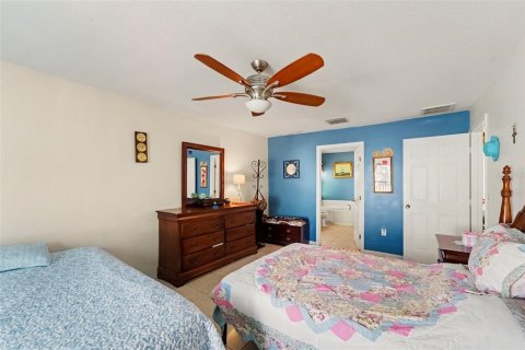 House in Spring Hill, Florida 4 bedrooms, 194.44 sq.m. № 2432585 - photo 16