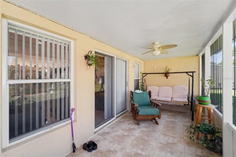 House in Spring Hill, Florida 4 bedrooms, 194.44 sq.m. № 2432585 - photo 25