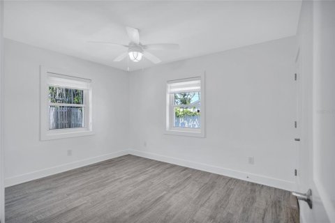 Villa ou maison à vendre à Saint Petersburg, Floride: 2 chambres, 113.81 m2 № 1755338 - photo 17