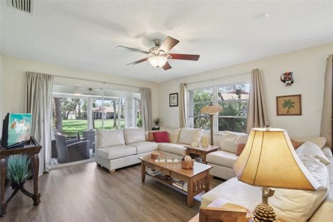 House in Sarasota, Florida 2 bedrooms, 104.14 sq.m. № 1798006 - photo 3