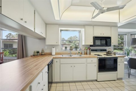 House in Sarasota, Florida 2 bedrooms, 104.14 sq.m. № 1798006 - photo 7