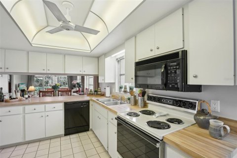 House in Sarasota, Florida 2 bedrooms, 104.14 sq.m. № 1798006 - photo 6