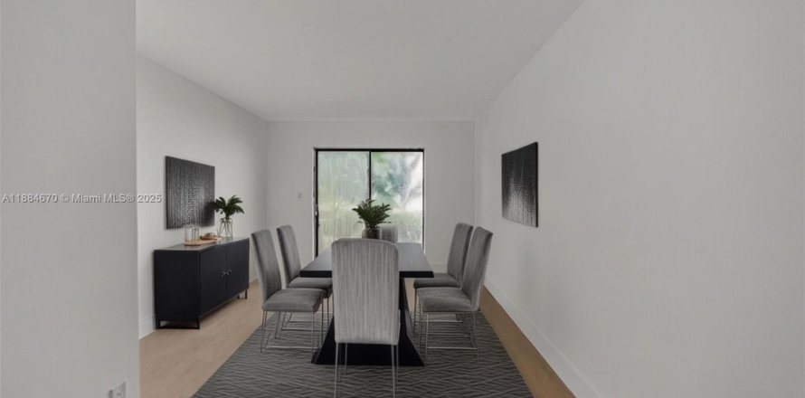 Condominio en Tamarac, Florida, 2 dormitorios № 1930214