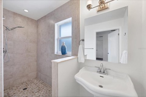 House in Bradenton, Florida 3 bedrooms, 177.81 sq.m. № 1898980 - photo 11
